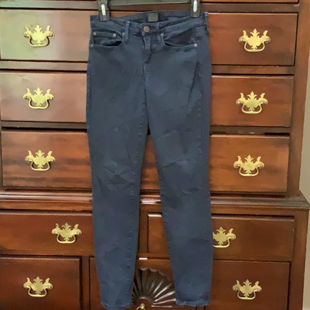 Vince 25 Blue Denim Jean Dylan Skinny Zip front, excellent condition .Waist 14”